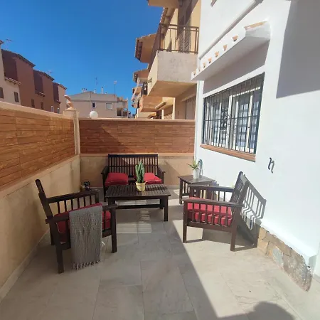 Adosado Ideal Para Vacaciones A 200m De La Playa Torrevieja