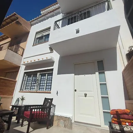 Adosado Ideal Para Vacaciones A 200m De La Playa * Torrevieja