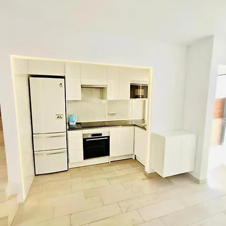 Adosado Ideal Para Vacaciones A 200m De La Playa * Torrevieja