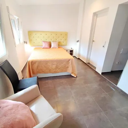 Adosado Ideal Para Vacaciones A 200m De La Playa * Torrevieja